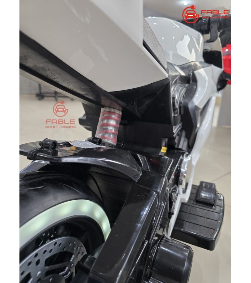 Cool Motors Yarış Motoru! 12V, Elden Gazlı,  Destek Tekerli, Ara Gaz Sesi, Amortisörlü